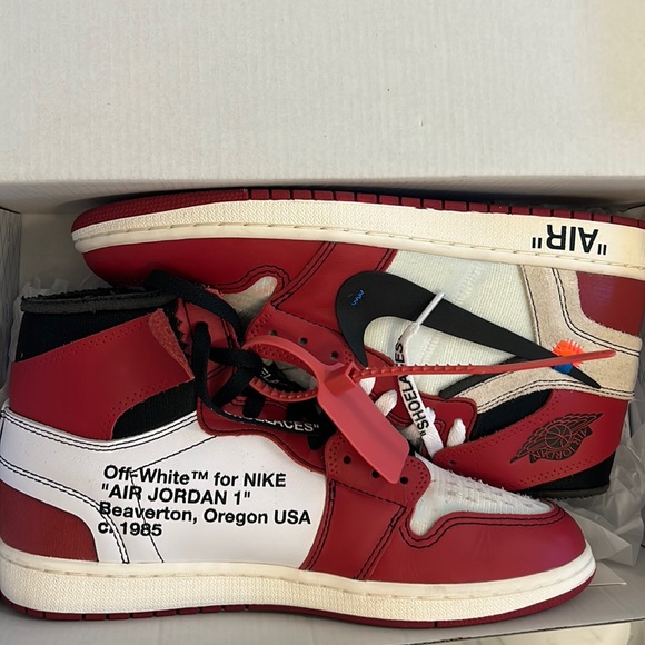 Jordan one off white Chicago barley used with verification